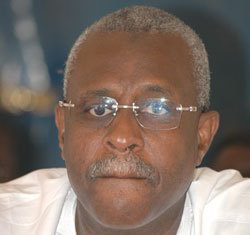 Sénégal: le milliardaire Mbackiou Faye se lance dans les Télécoms