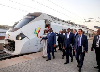Sénègal : Macky Sall inaugure le TER