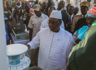 Sénégal : le président Sall lance un programme pour réhabiliter les aéroports du pays