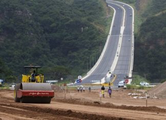 Infrastructures : la BAD finance la réhabilitation d’une route vitale en RDC