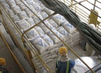 Industrie :Des gestionnaires de fonds pesant 2 000 milliards $ appellent les cimentiers à réduire leurs émissions