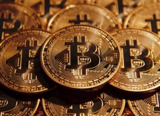 Le bitcoin flambe et franchit la barre des 17 500 dollars
