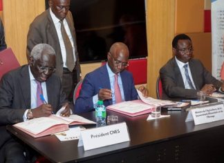 POUR LA CONSTRUCTION D’INFRASTRUCTURE DE STOCKAGE : Le Gouvernement et la CNES signent une convention